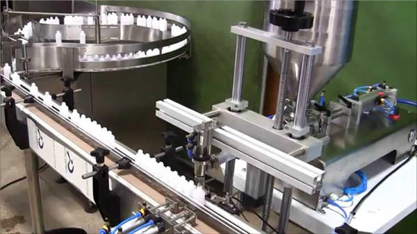 Machine de capsulage remplissante de bouteille automatique chimique 