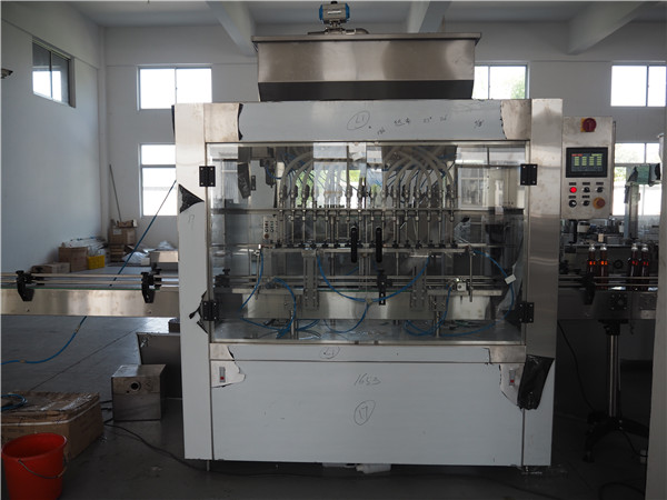 Machine de remplissage d'huile automatique de fabricant professionnel