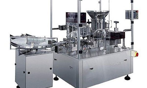 Machine de remplissage pour injection de poudre sèche
